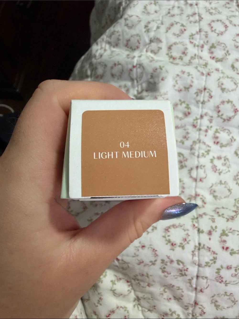HUDA BEAUTY Glowish MultiDew Skin Tint - Nude Beige